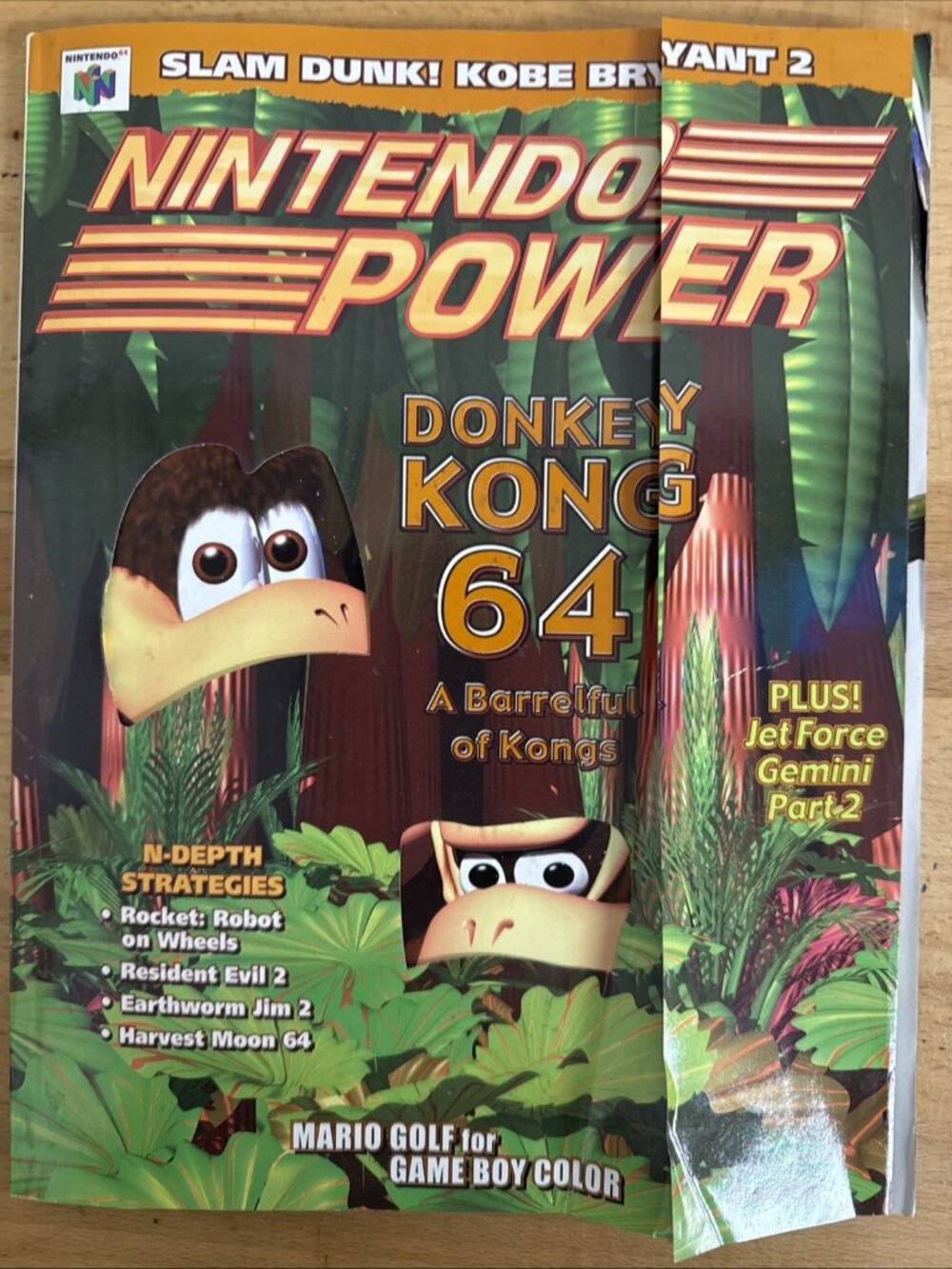 Nintendo Power Magazine volume 126 Donkey Kong 64 with Poster and Pokemon Comic